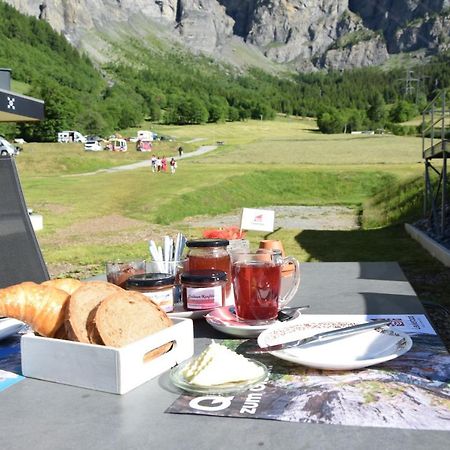 Campingplatz Mit Restaurant & Sportarena Leukerbad Ngoại thất bức ảnh