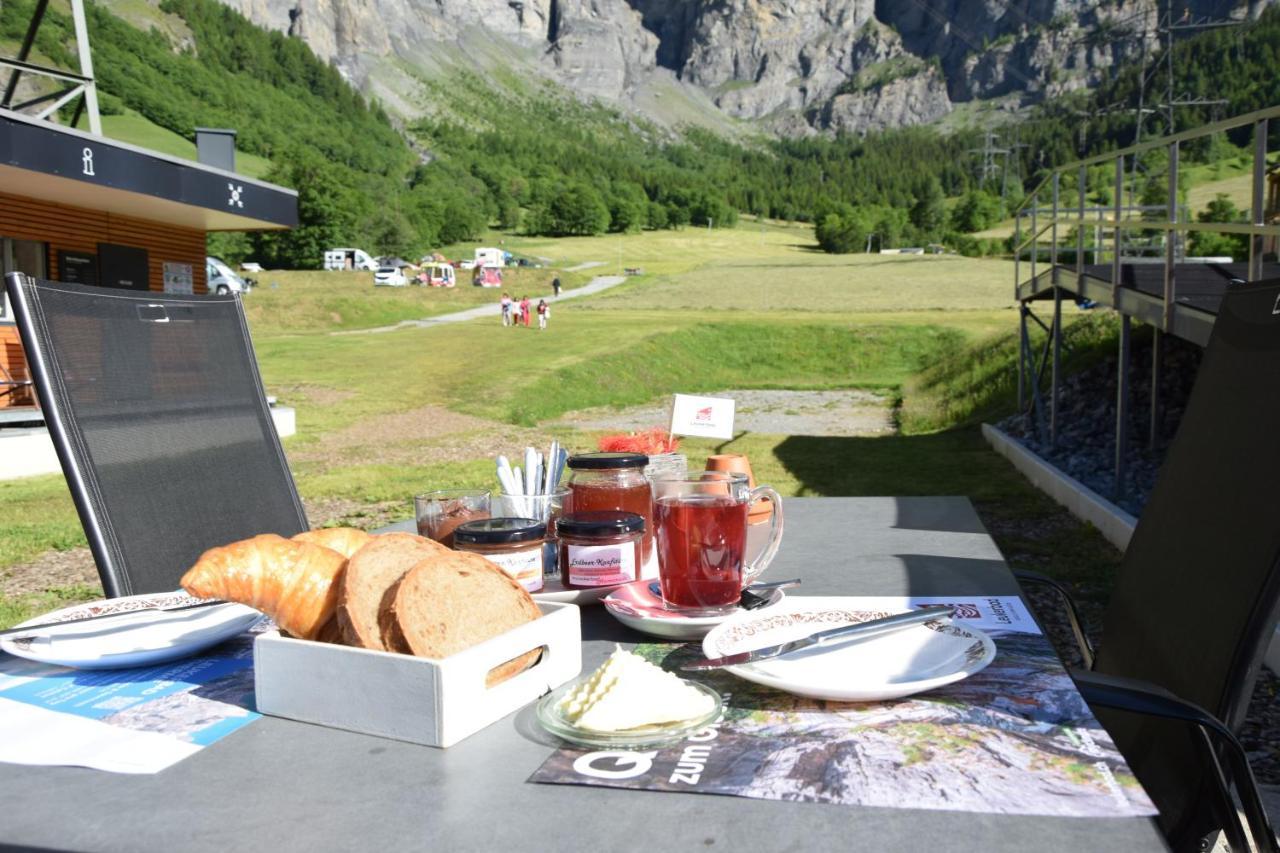 Campingplatz Mit Restaurant & Sportarena Leukerbad Ngoại thất bức ảnh