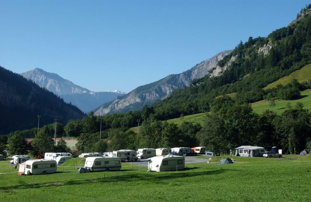 Campingplatz Mit Restaurant & Sportarena Leukerbad Ngoại thất bức ảnh