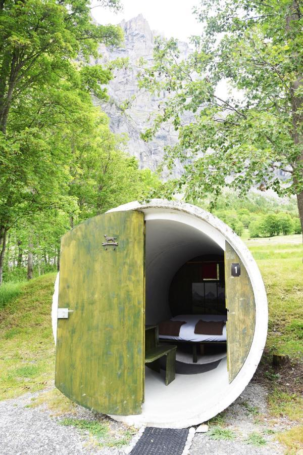 Campingplatz Mit Restaurant & Sportarena Leukerbad Ngoại thất bức ảnh
